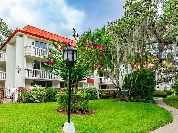 2nd image of 2635 Seville Blvd Unit 211