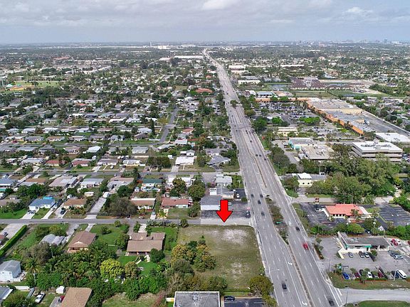 2nd image of 2833 S Congress Ave
