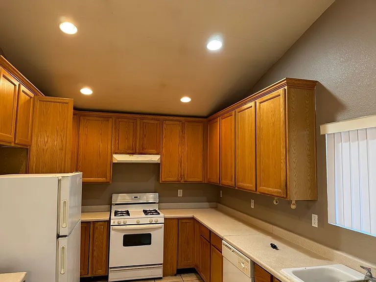 3736 Rose Canyon Dr — Photo 4