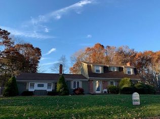 27 Ridgeland Dr, Cumberland, RI 02864