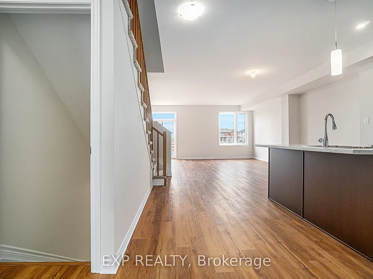 74 Richelieu St — Photo 12