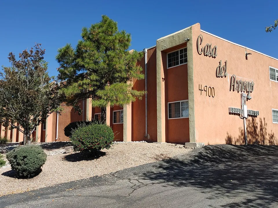 Casa Del Arroyo Apartments
