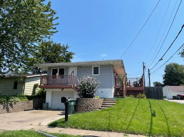 1211 Howard Ave, Muscatine, IA 52761