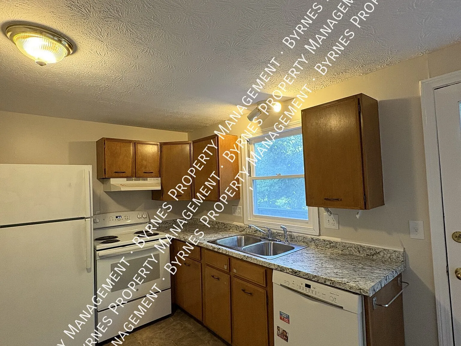 2 bed, 1.5 bath, $1,700 — Photo 2