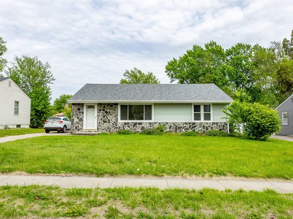 917 12th St, West Des Moines, IA 50265