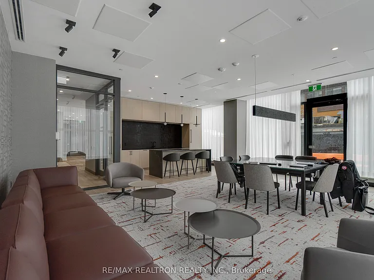 664 Spadina Ave #205 — Photo 29