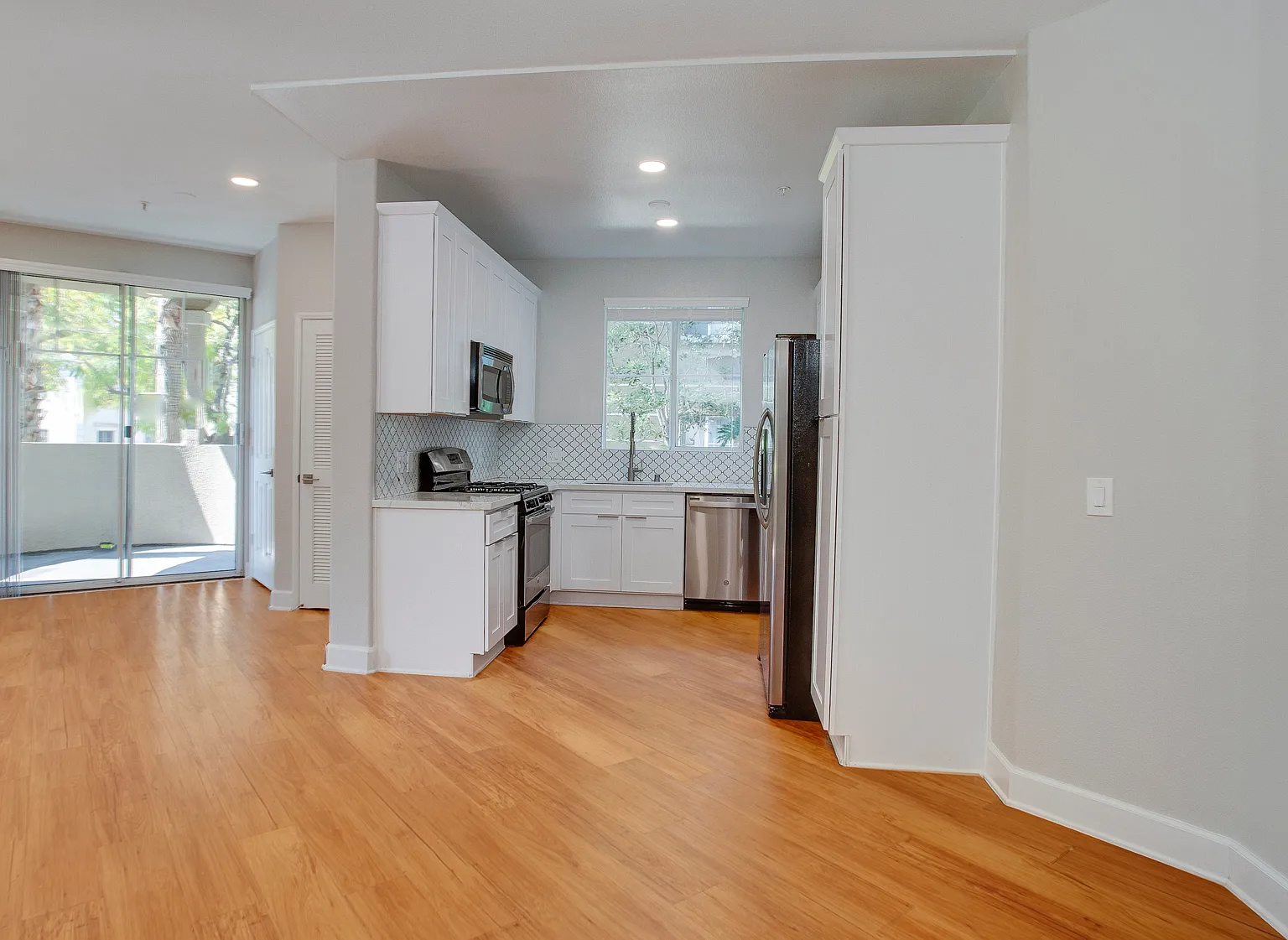 5550 W 6th St — Photo 3