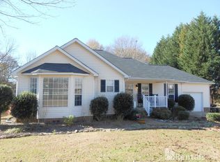 525 Henderson Cir, Greer, SC 29650