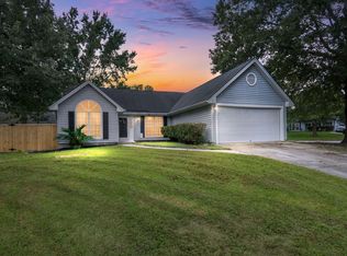 215 Woodland Lakes Rd, Goose Creek, SC 29445