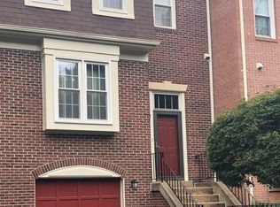 8 S Manchester St, Arlington, VA 22204