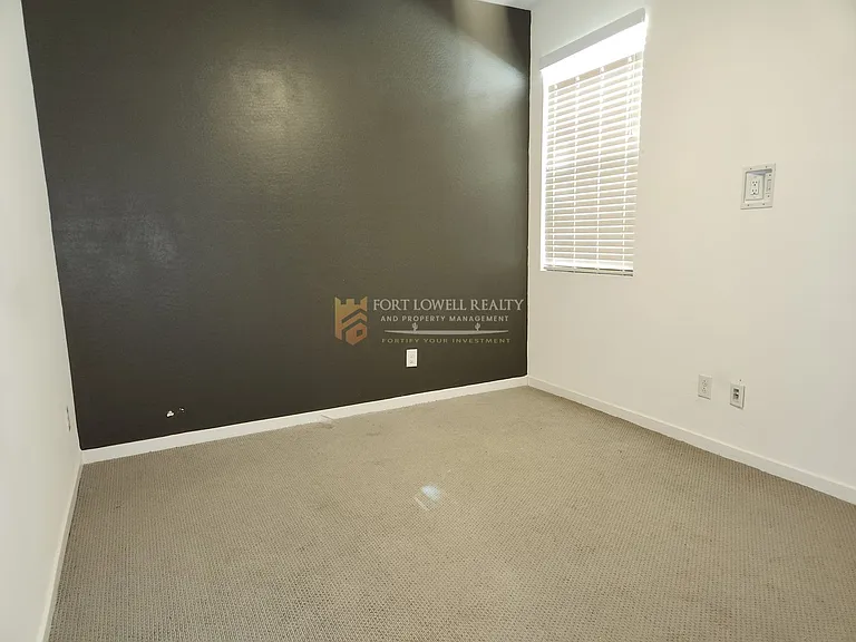 4208 S 68th Dr — Photo 14