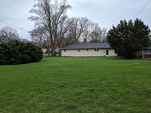 2nd image of 903 College Ave