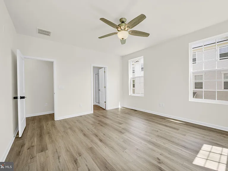 228 Park Ln — Photo 20