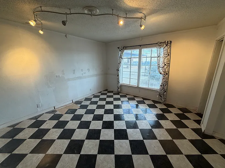 3408 Upland Ave — Photo 14