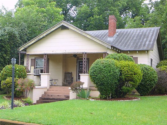 2nd image of 701 Glenn St