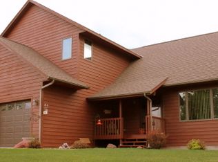 2800 Matthew Dr, Windom, MN 56101