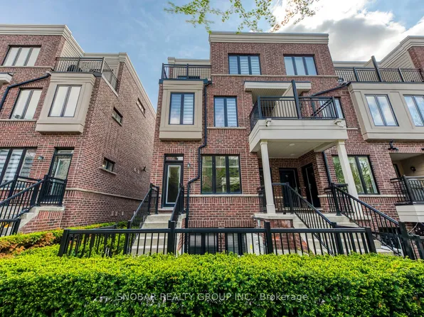 10 Carnation Ave #13, Toronto, ON M8V 0B8