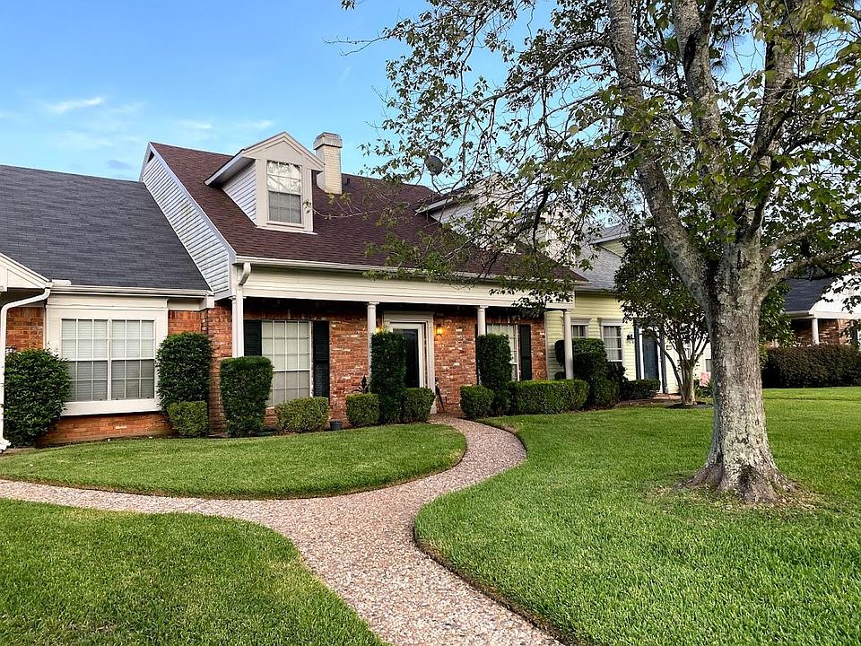 Great curb appeal front entrance with guest ample parking.