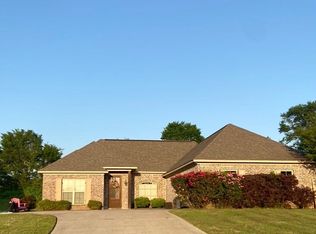 102 Bainbridge Xing, Canton, MS 39046