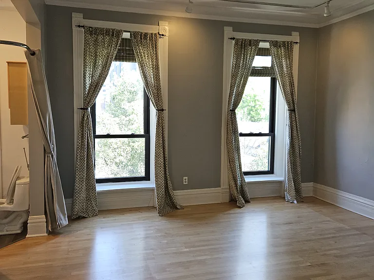 1127 W Madison St — Photo 10