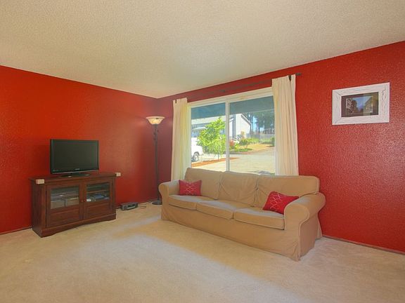 4th image of 8431 Hickory Pl NE