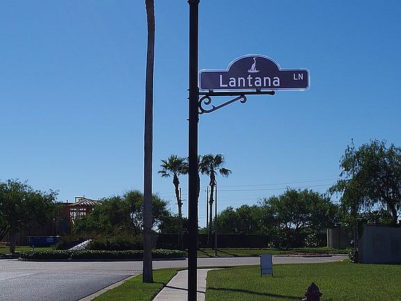 2nd image of 101 Lantana Ln