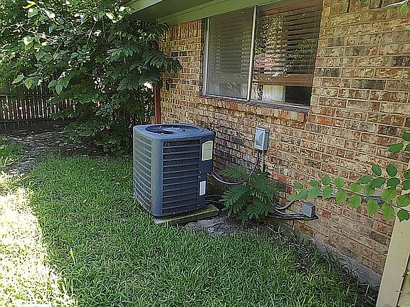 3rd image of 420 Southlake Dr