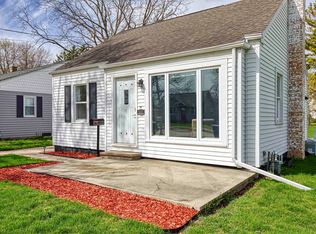 1637 Arizona St, Oshkosh, WI 54902