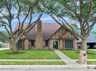 306 Tracy Ln, Victoria, TX 77904