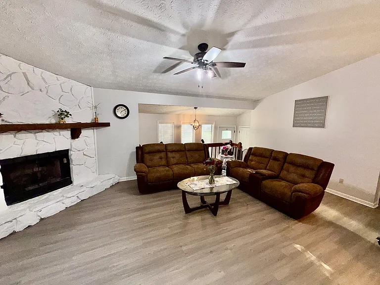 626 Sunshine Trce NW — Photo 20
