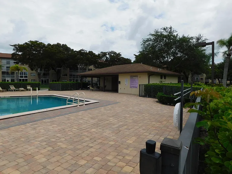 12800 SW 7th Ct #115 — Photo 40
