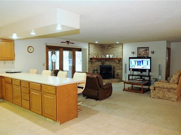 3rd image of 6572 Beaver Creek Dr