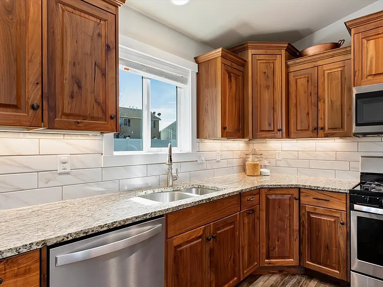 282 Joellen Dr — Photo 6