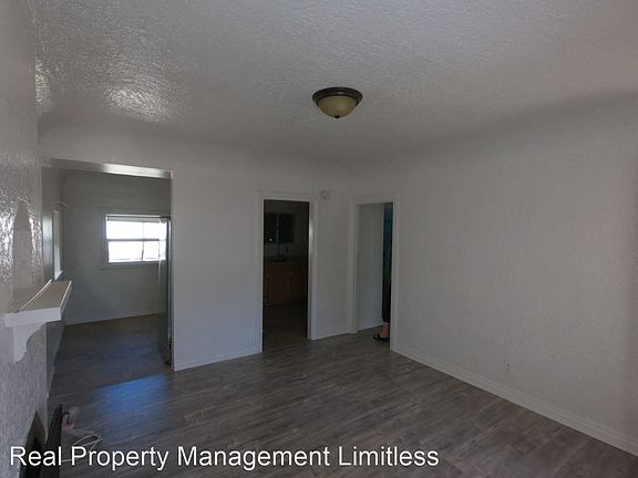 5th image of 1006 Mill Pl