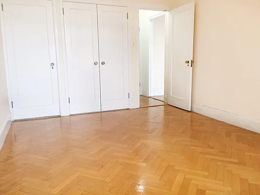 Rented by LIVING QUARTERS NY INC | media 17