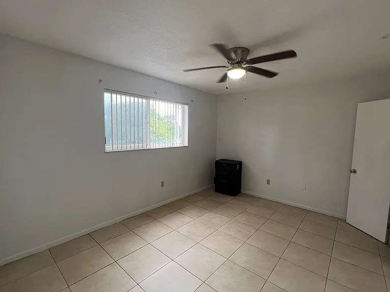 11309 SW 200th St — Photo 4