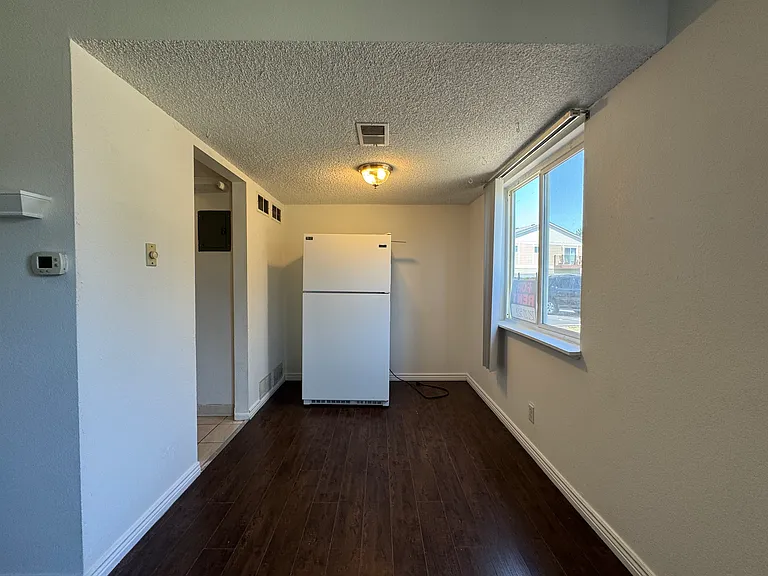 1225 S Oneida St — Photo 4