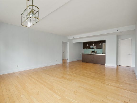 4th image of 5-09 48th Ave #5A