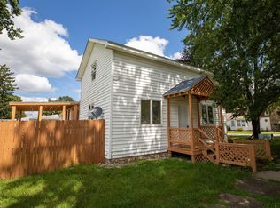 107 E Sunset Dr, Bourbon, IN 46504