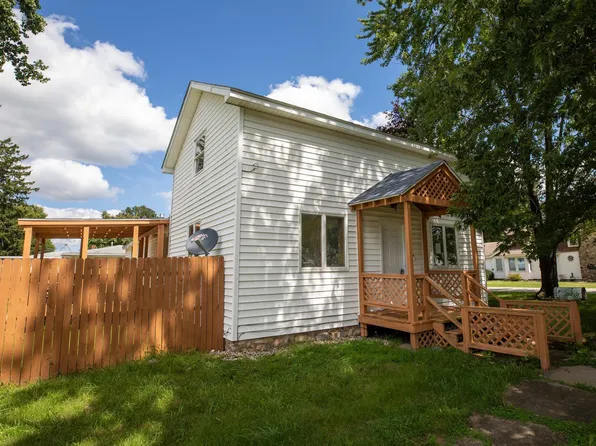 107 E Sunset Dr, Bourbon, IN 46504