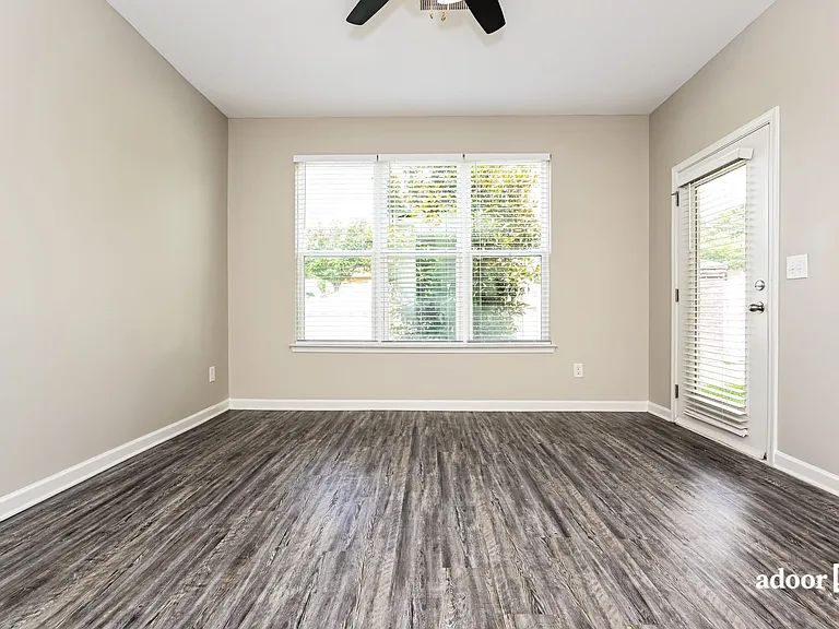 404 Rankin Cir — Photo 5
