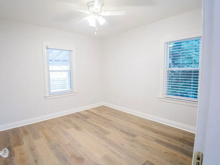 202 Iola Rd — Photo 8