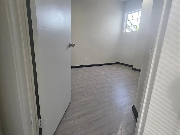 11150 Glenoaks Blvd #104 — Photo 12