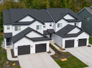 2223 NE Watertown Way, Grand Rapids, MI