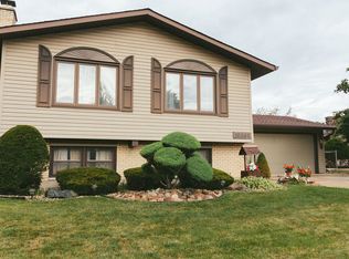 15248 Las Robles St, Oak Forest, IL 60452