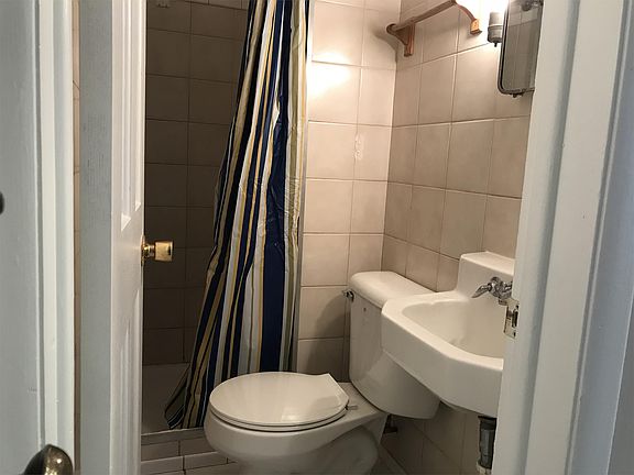 5th image of 408 10th St S APT 03