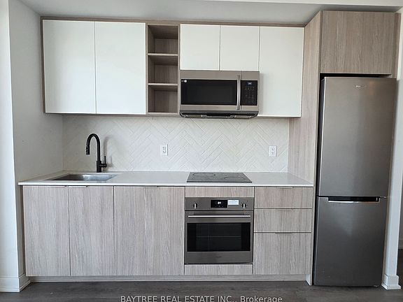 5th image of 36 Zorra St #910