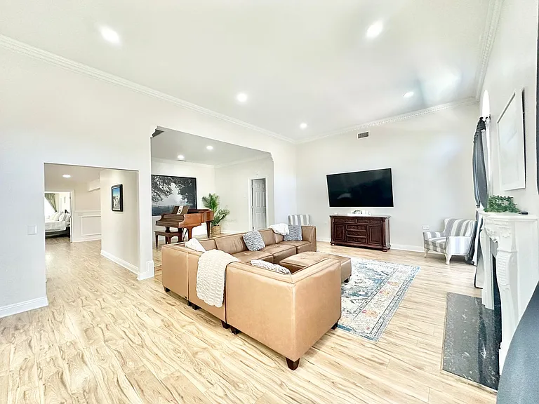 9431 W Lilac Rd #1 — Photo 21