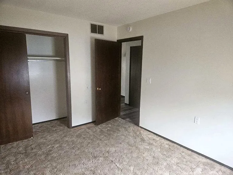 Heritage West Apartments — Photo 29