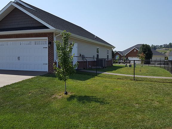 2nd image of 192 Thistledown Cir